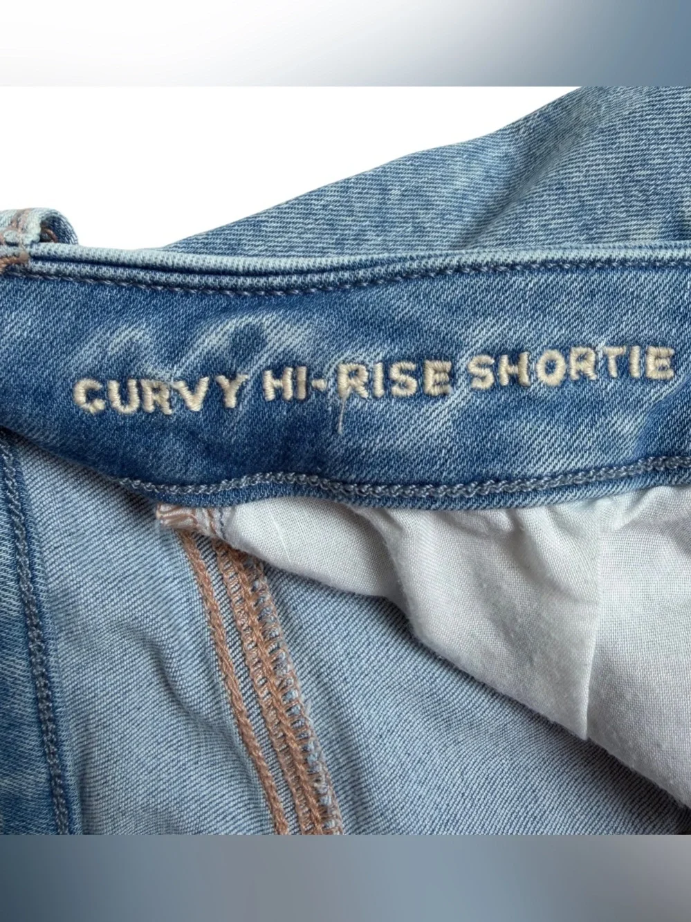 American Eagle Curvy Hi-Rise Shortie Distressed Denim Shorts Women’s 4